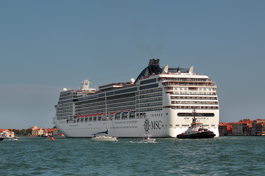 La MSC Magnifica (5).jpg